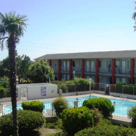 Courtyard Inn North Highlands Екстер'єр фото