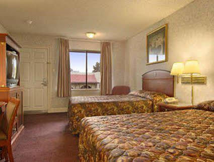 Courtyard Inn North Highlands Екстер'єр фото